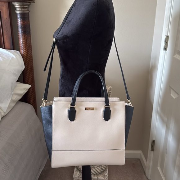 Kate Spade Laurel Way Reese Leather Crossbody Bag - Picture 4 of 10